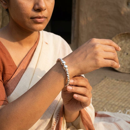 Vīra Bala | Handcrafted 92.5 Sterling Silver Bangle