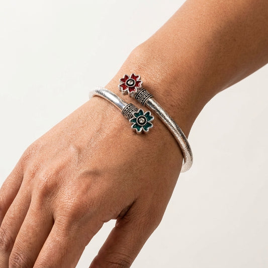 Rādhā–Kṛṣṇa Bala – Handcrafted 92.5 Sterling Silver Open Bangle