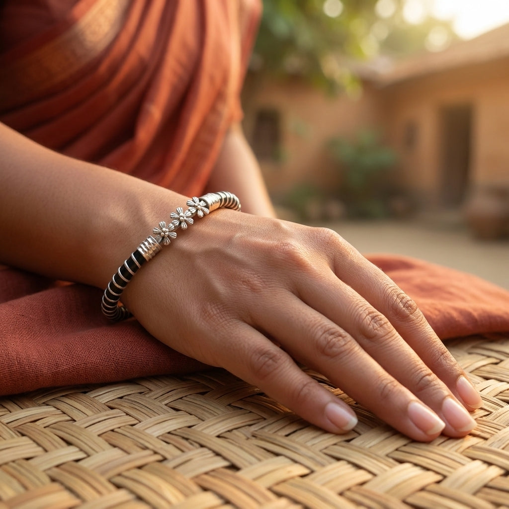 Tri-Puṣpa Noah – 92.5 Hallmarked Sterling Silver & Loha Bangle